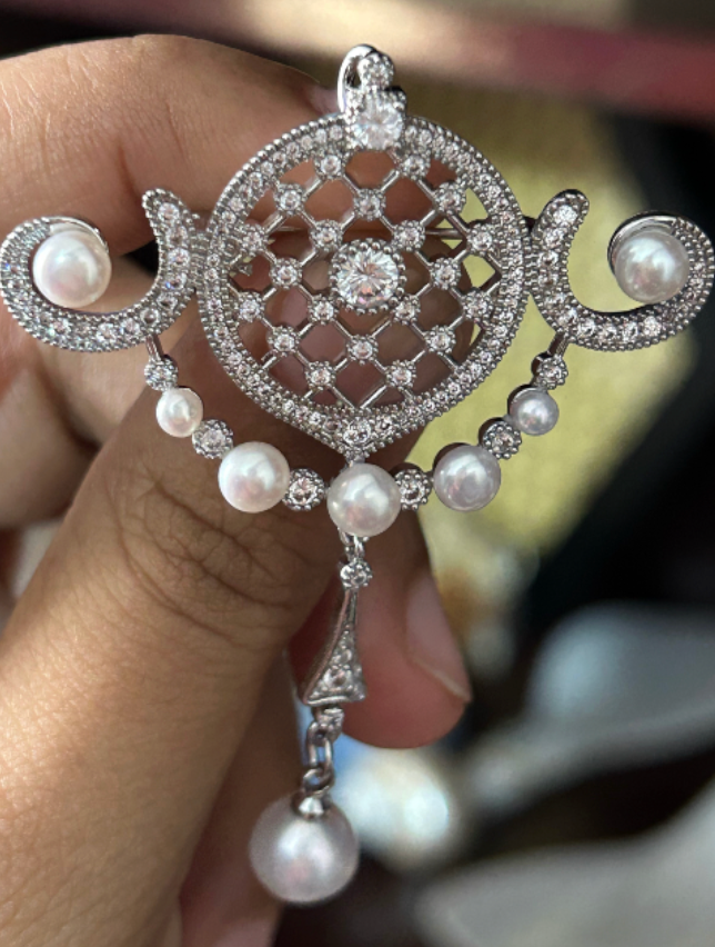 The Satin Rhythm Palace Brooch Cum Pendant