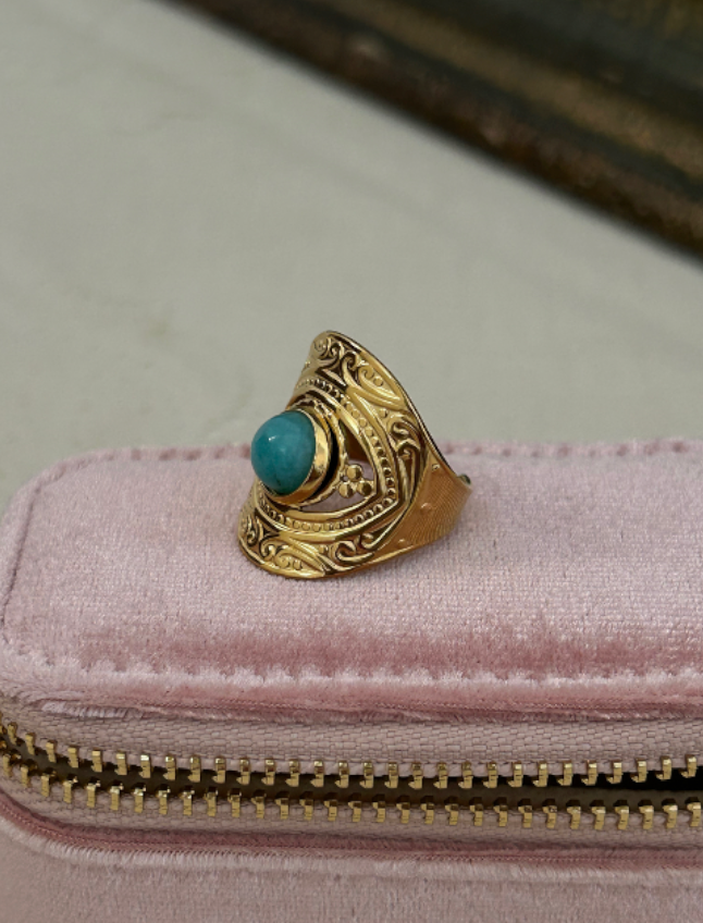 Vintage Ornate Gemstone Ring