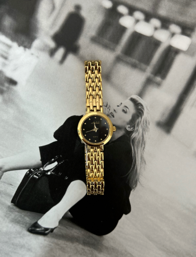 Classic Minuit Noir Gold Watch