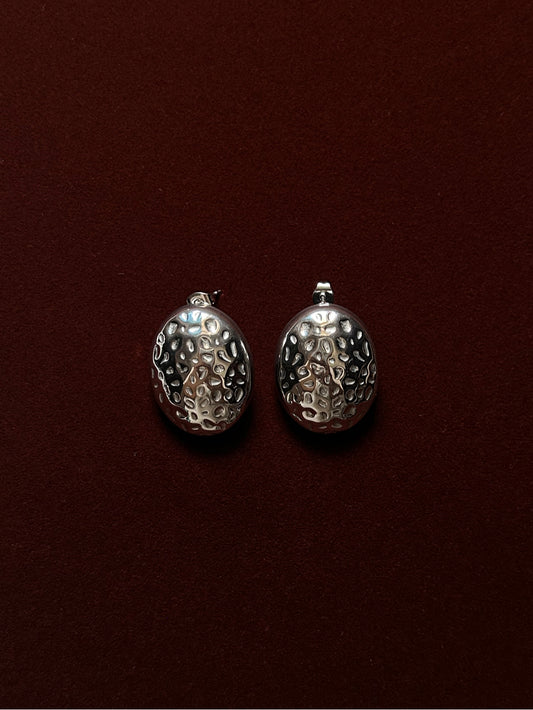 Argent Oval Stud Earrings