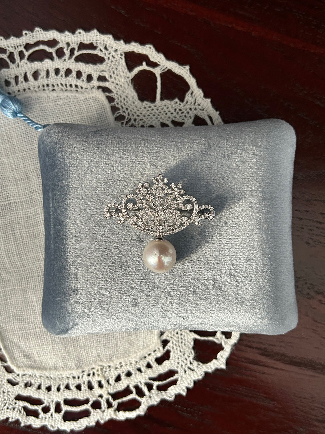Noble Pearl Brooch